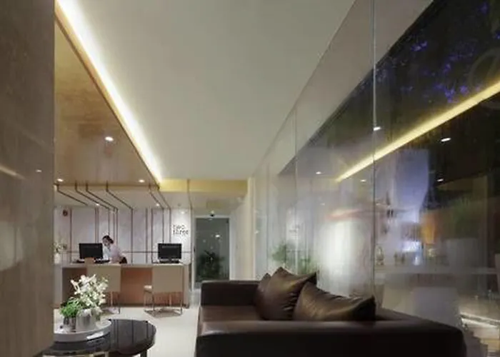 Twothree A Homely - Sha Extra 4* 방콕